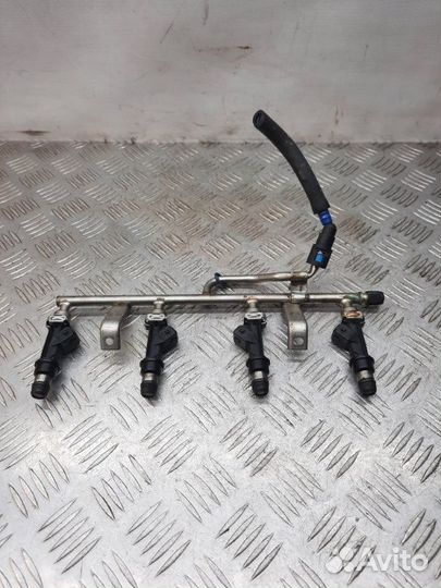 Топливная рампа Opel Astra H хэтчбэк 5 дв. 1.6