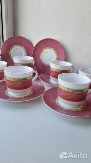 Чайные чашки с блюдцами