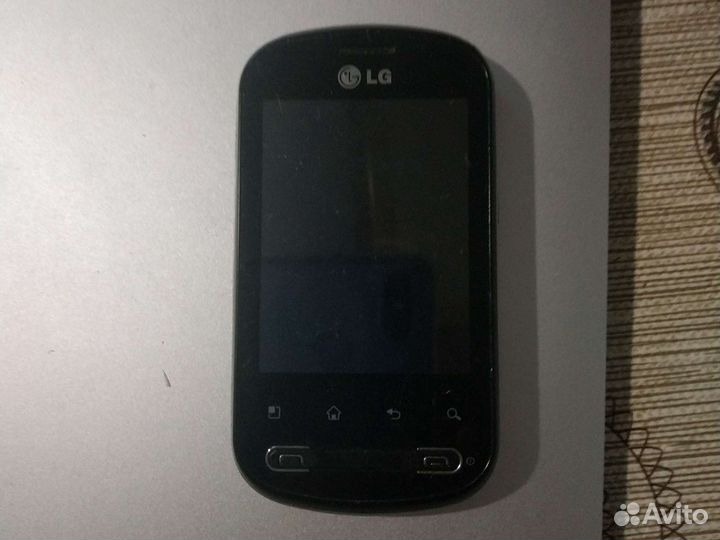Телефон LG