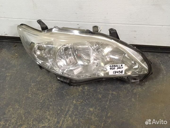 Фара правая toyota corolla 150