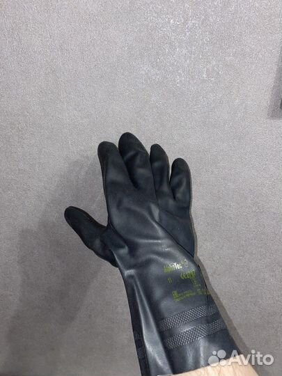 Защитные перчатки