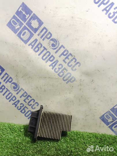 Резистор отопителя Toyota Avensis универсал 1.8