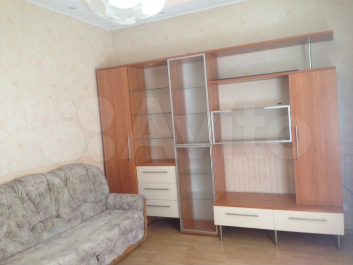 2-к. квартира, 48 м², 3/3 эт.