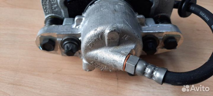 Суппорт передний левый Лада Калина/Приора/2112