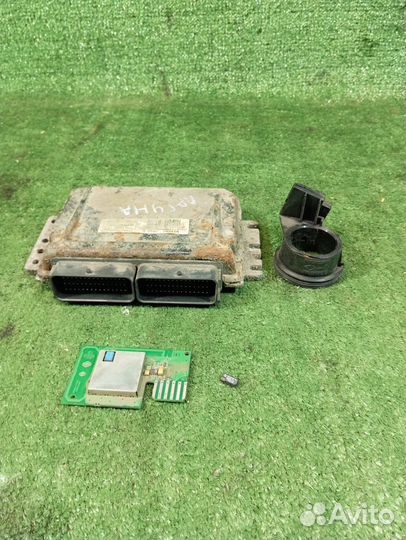 Блок эбу Renault 8200024376 S110030306D 7700110471