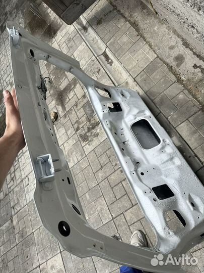 Дверь багажника subaru legacu bh5