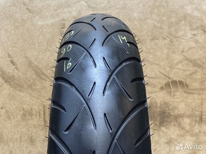 130/90/16 Metzeler ME888 (Белая полоса)