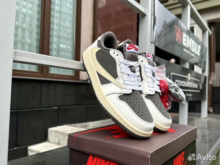 Прочные кроссовки Travis Scott x Air Jordan 1 Low