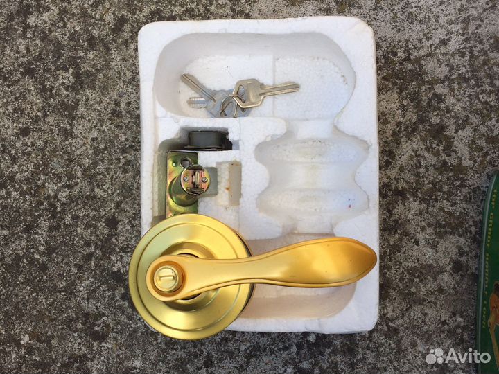 Замок дверной