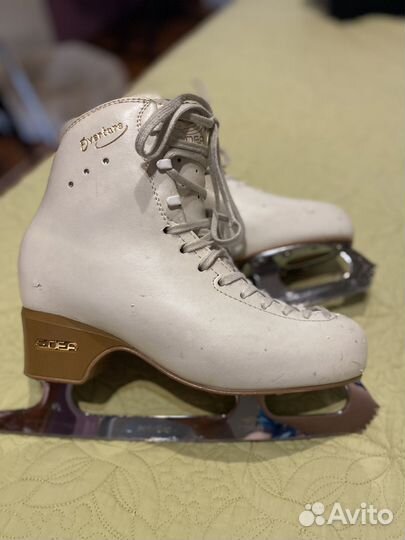 Фигурные коньки edea 255