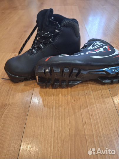 Лыжные ботинки классические 36 размер