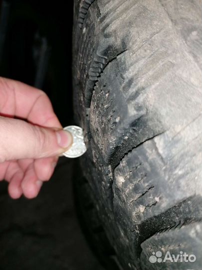 Bridgestone Blizzak Spike-01 215/60 R16 98