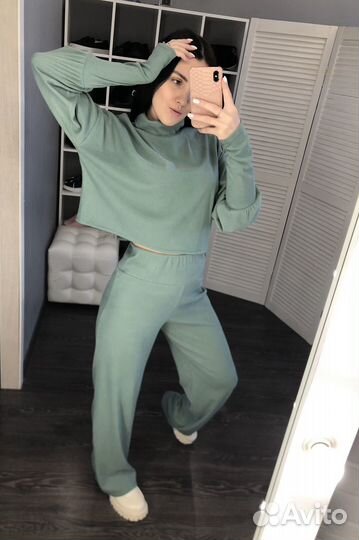 Костюм женский