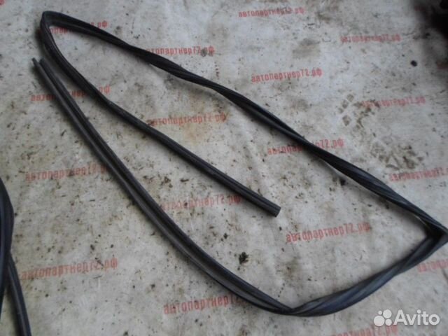 Уплотнитель двери передней левой (внутри двери ) C