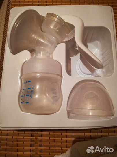 Молокоотсос Авент б/у + накладки на грудь