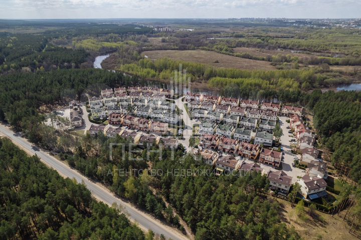 2-к. квартира, 83,2 м², 1/3 эт.