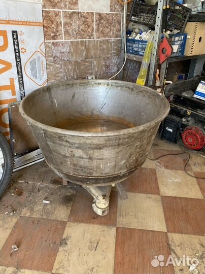 Дежа из нержавеющей стали с тележкой