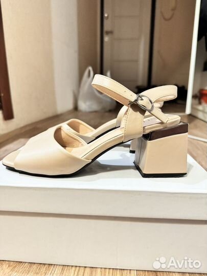 Босоножки женские 38 размер