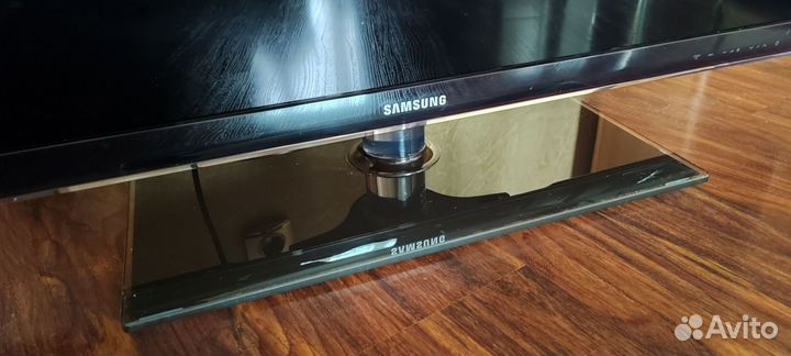 Smart LED телевизор Samsung UE 40D5500RW 100Гц