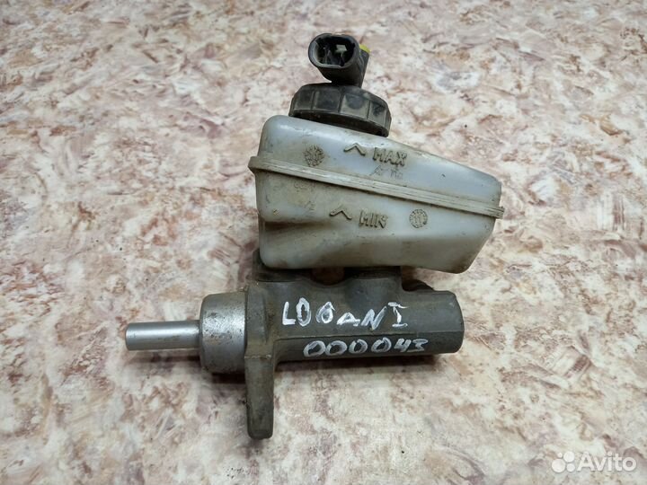 Цилиндр тормозной главный Renault Logan