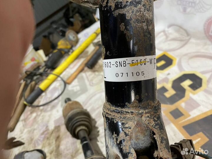 Подвеска передняя левая Honda Civic 8 4d FD FN FK