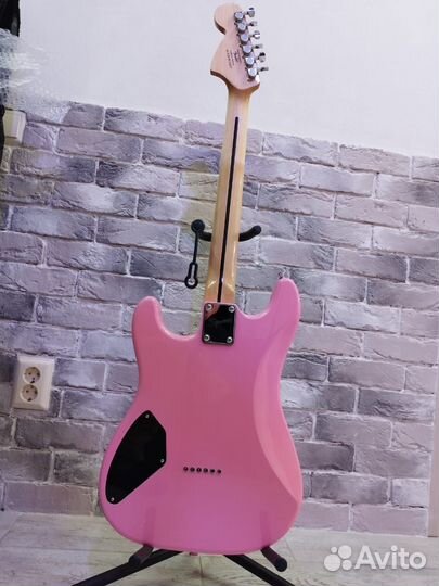 Электрогитара Fender Squier Stratocaster Hello Kit