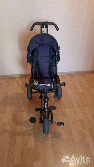 Детский велосипед с родительской ручкой