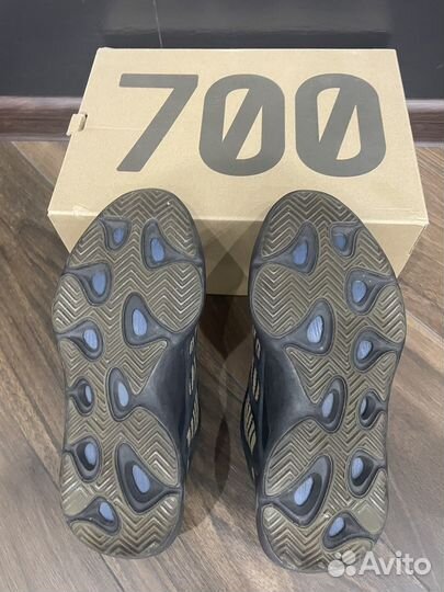 Yeezy boost 700 v3 clay brown