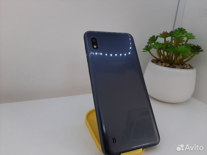 Samsung Galaxy A10, 2/32 ГБ