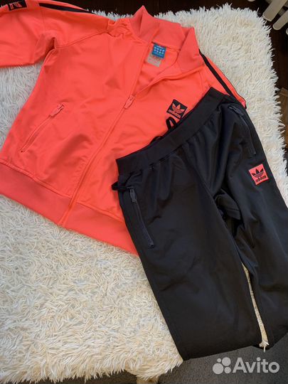 Спортивный костюм adidas