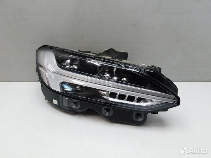 Фара правая Volvo V90/V90 Cross Country