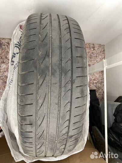 Hankook Ventus ME01 K114 215/60 R16 95H