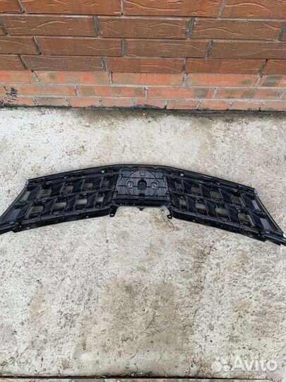 Решетка радиатора nissan tiida