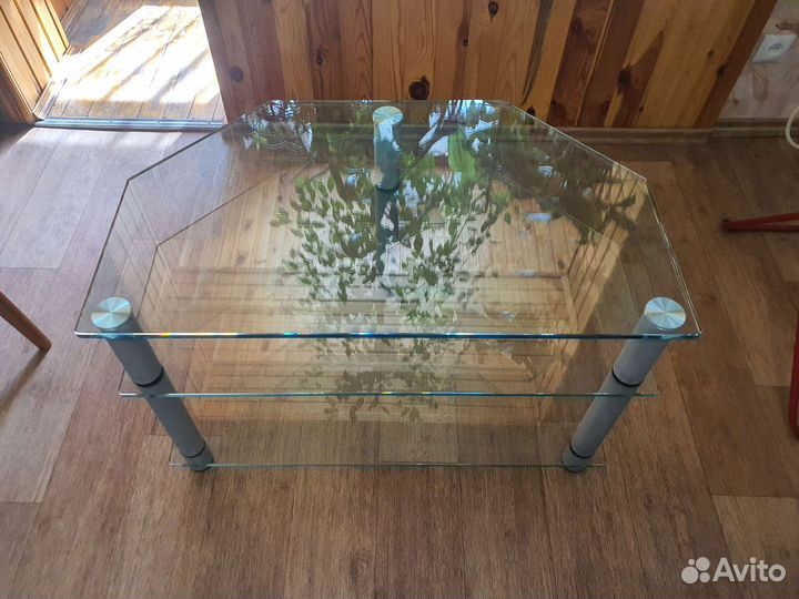 Стеклянная тумба