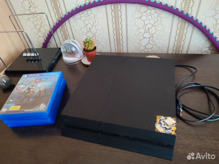 Игровая приставка ps4