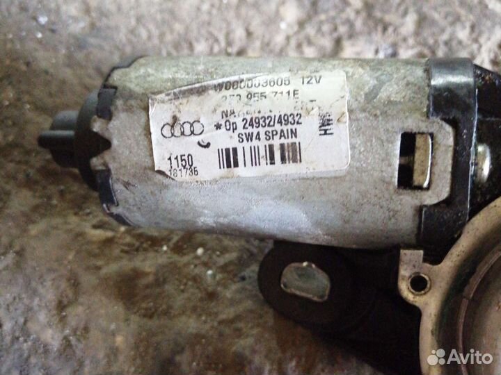 Моторчик заднего дворника Audi Q7 05-15