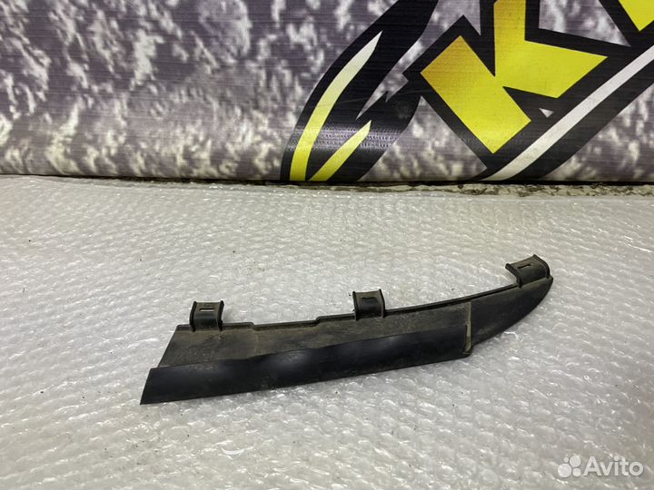 Уплотнитель левой фары UAZ Patriot с 2014 Патриот