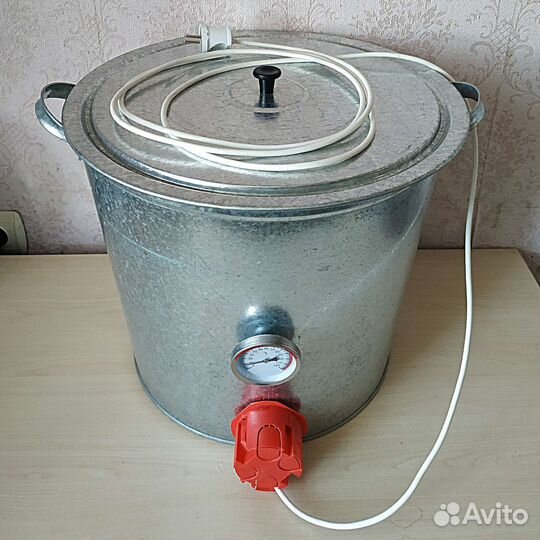 Шпарчан 32 литра(нагреватель воды)