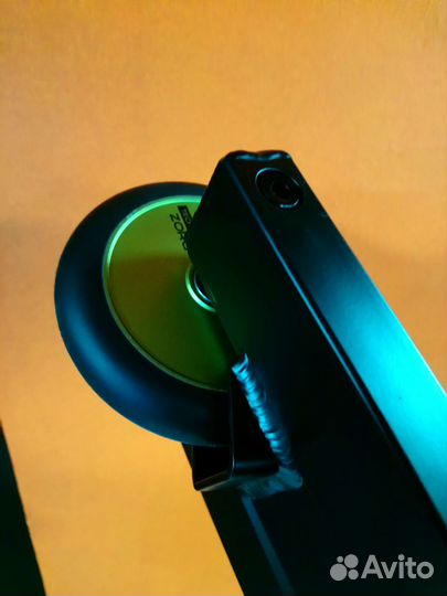 Самокат трюковой Zorg 21 черно зеленый