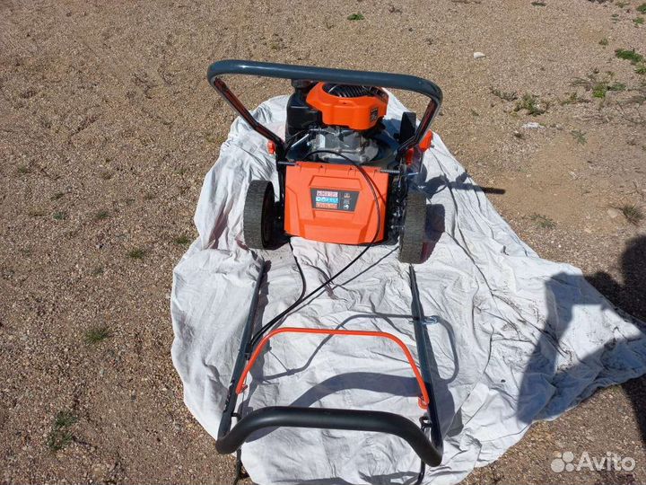 Газонокосилка бензиновая самоходная