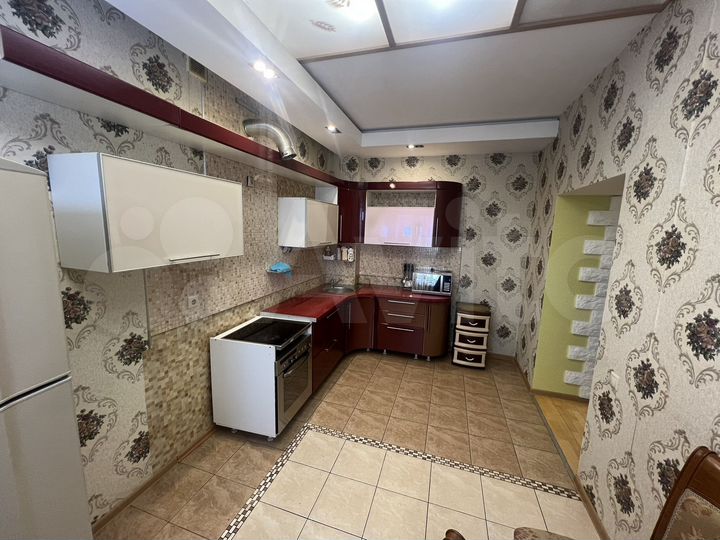 3-к. квартира, 115 м², 4/15 эт.