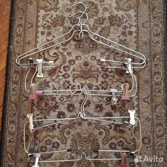 Вешалки для одежды разные
