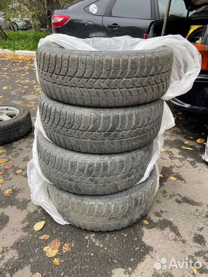 Bridgestone Ice Cruiser 5000 205/60 R16 92