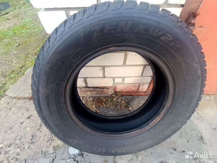 Kumho I'Zen KW22 215/65 R16