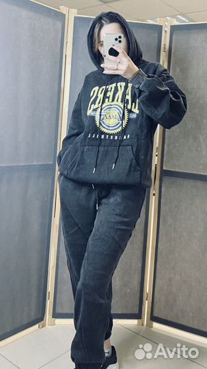 Женский спортивный костюм