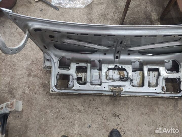 Крышка багажника Volkswagen Passat B3