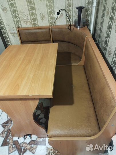 Кухонный уголок со столом б/у бронь