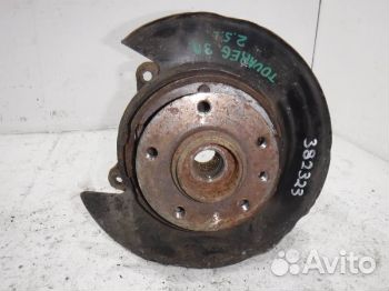 Кулак задний левый 7L6505435B