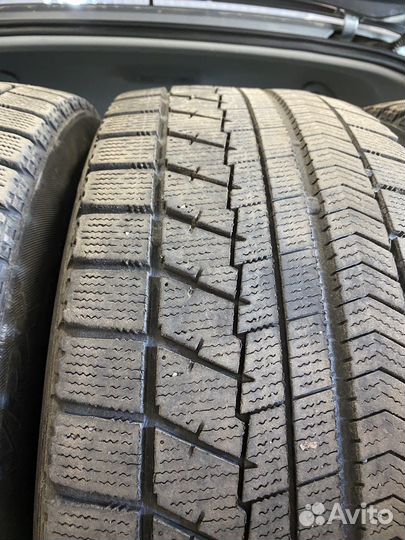Bridgestone Blizzak VRX 235/45 R18 97