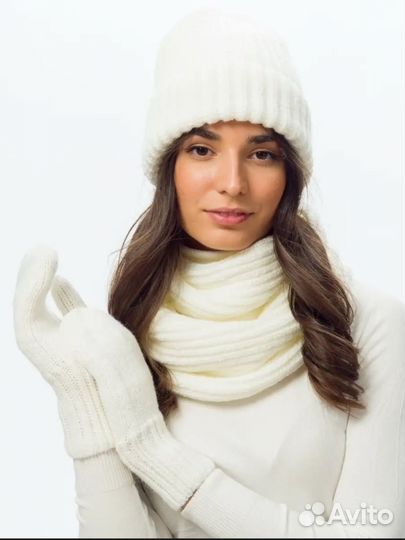 Шапка снуд варежки новый комплект